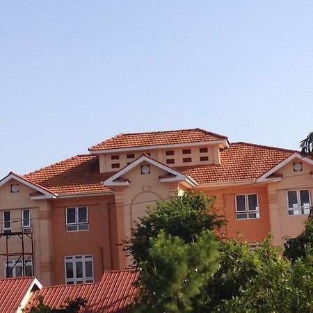 J Residence Motel Εντέμπε Εξωτερικό φωτογραφία