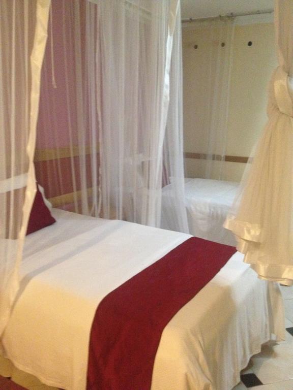 J Residence Motel Εντέμπε Δωμάτιο φωτογραφία