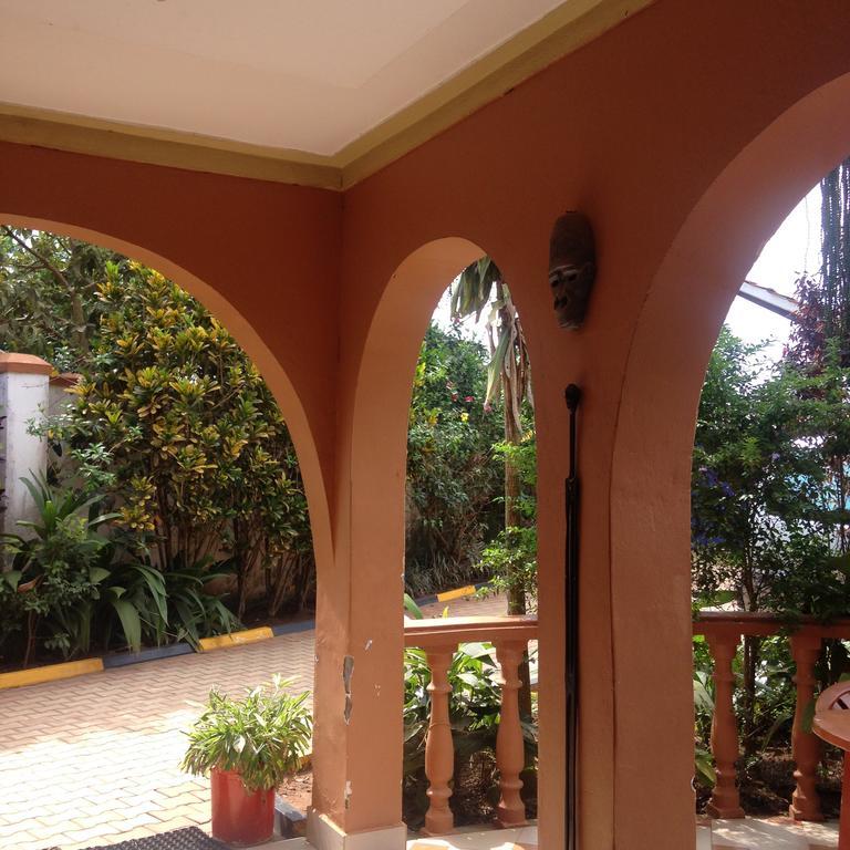 J Residence Motel Εντέμπε Εξωτερικό φωτογραφία