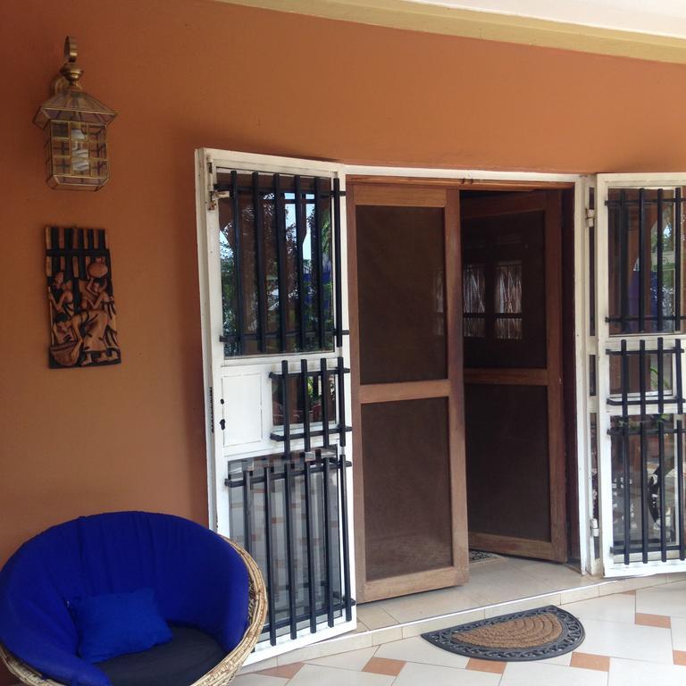 J Residence Motel Εντέμπε Εξωτερικό φωτογραφία