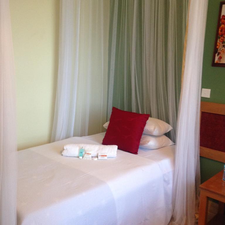 J Residence Motel Εντέμπε Εξωτερικό φωτογραφία