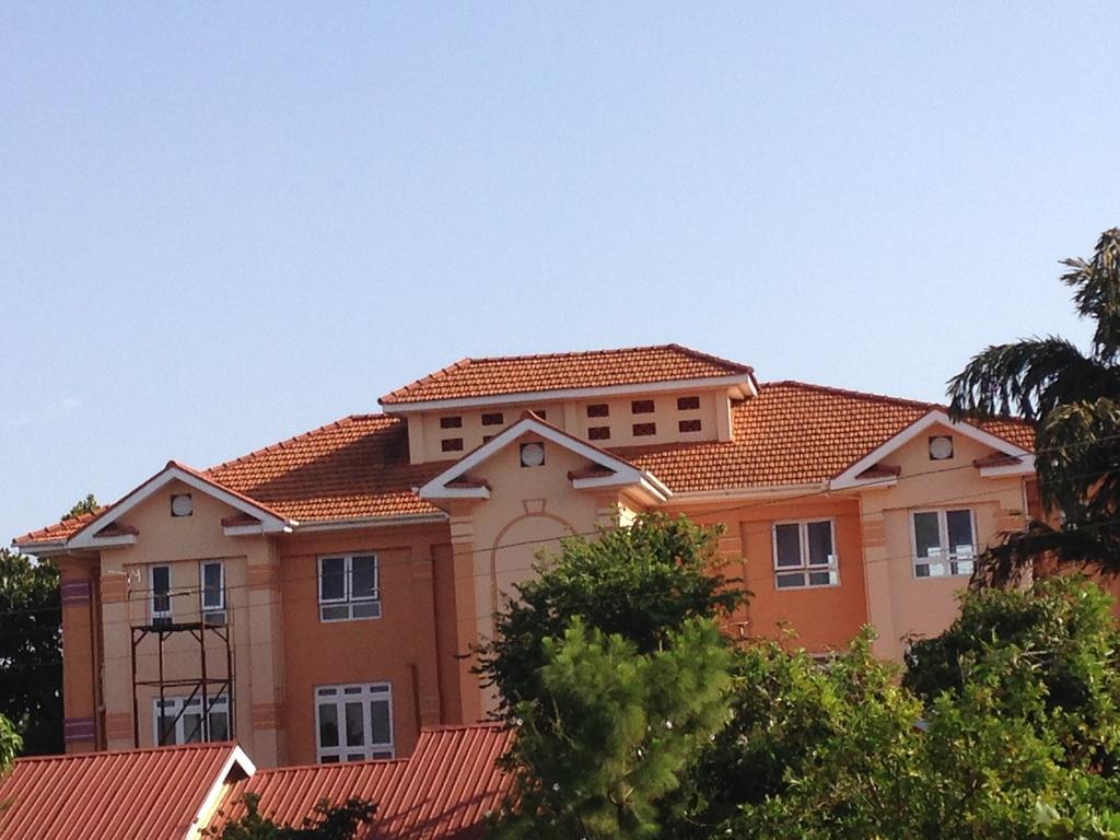 J Residence Motel Εντέμπε Εξωτερικό φωτογραφία