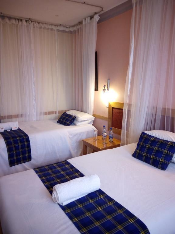 J Residence Motel Εντέμπε Εξωτερικό φωτογραφία