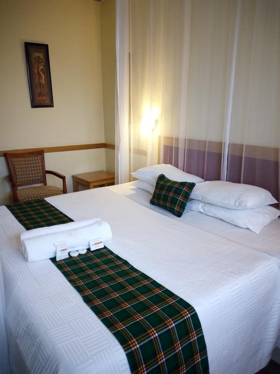 J Residence Motel Εντέμπε Εξωτερικό φωτογραφία